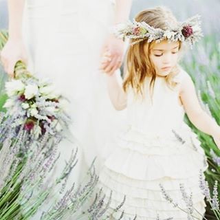Aaaah!! Sooo cute! flowergirl flowergirls weddinginspiration gettingmarried toocute flowercrown