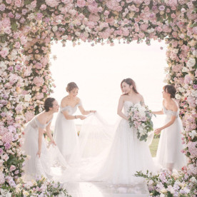 -IMAGE-2---Large-Flowers----floral-Instilation---weddings-jpg