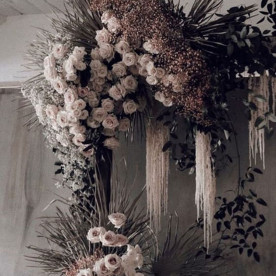 IMAGE-21---Large-Flowers----floral-Instilation---weddings-largerthanlife-floralinstallations