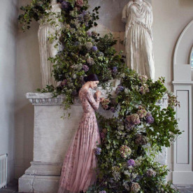-IMAGE-3---Large-Flowers----floral-Instilation---weddings-largerthanlife-floralinstallations-