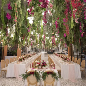 -IMAGE-5---Large-Flowers----floral-Instilation---weddings-largerthanlife-floralinstallationsjpg