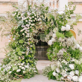 -IMAGE-8---Large-Flowers----floral-Instilation---weddings-largerthanlife-floralinstallations
