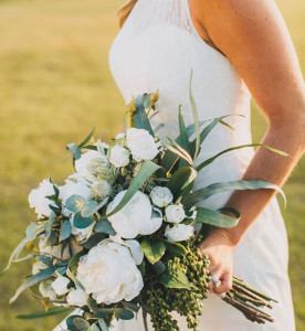 -IMAGE--20--White-Wedding-Flowers-Bridal-Bouquet-