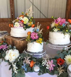 IMAGE 4 - Floral Wedding Cake - Fruit Fresh Flowers