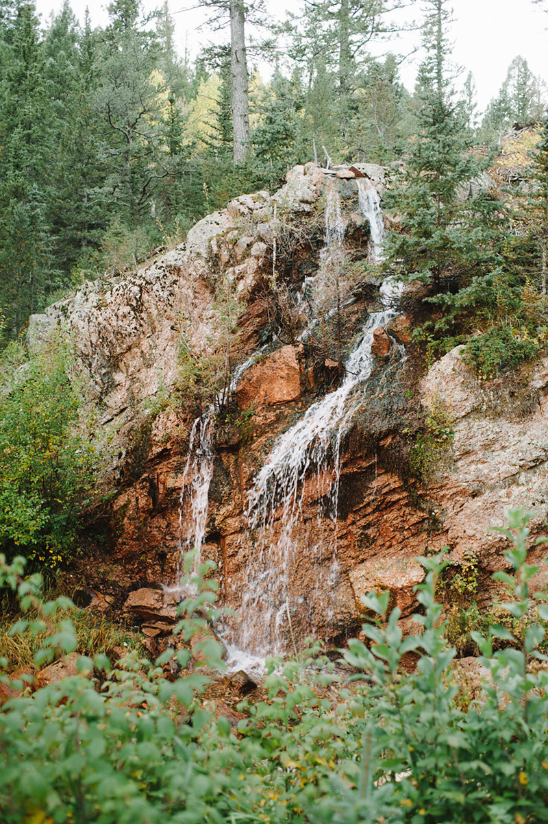 IMAGE-6---Outdoor-Wedding-Waterfall-Backdrop----